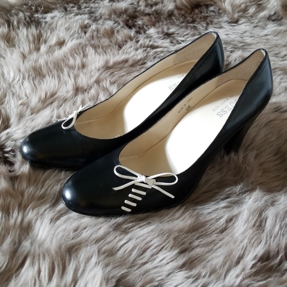 Guess Vintage Style Bow Pumps - Picture 1 of 7